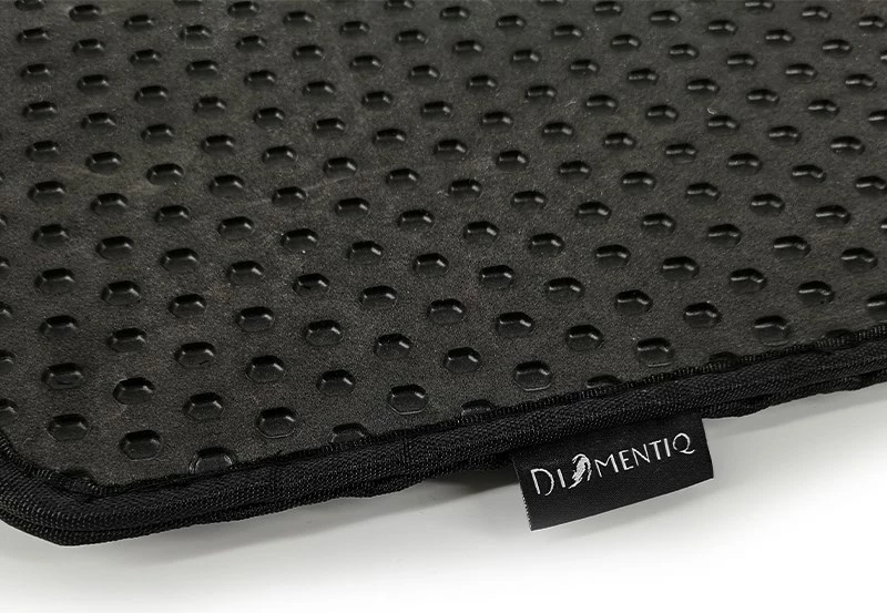 Mat za mačje stranišče DIAMENTIQ, kvadratni črn - 45 x 60 cm