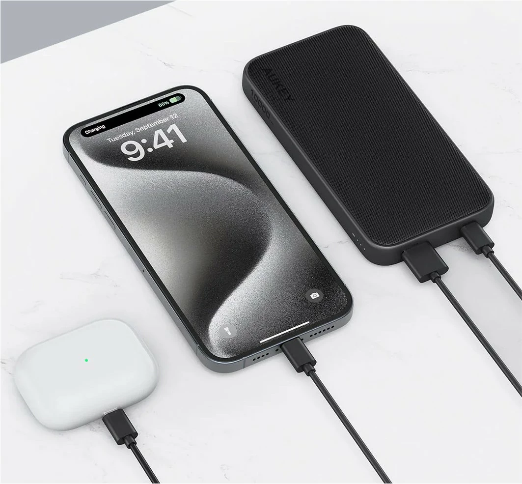 Powerbank AUKEY PB-Y46P Spark Go, 10000 mAh, 22,5 W, 2×USB, USB-C kabel, črn