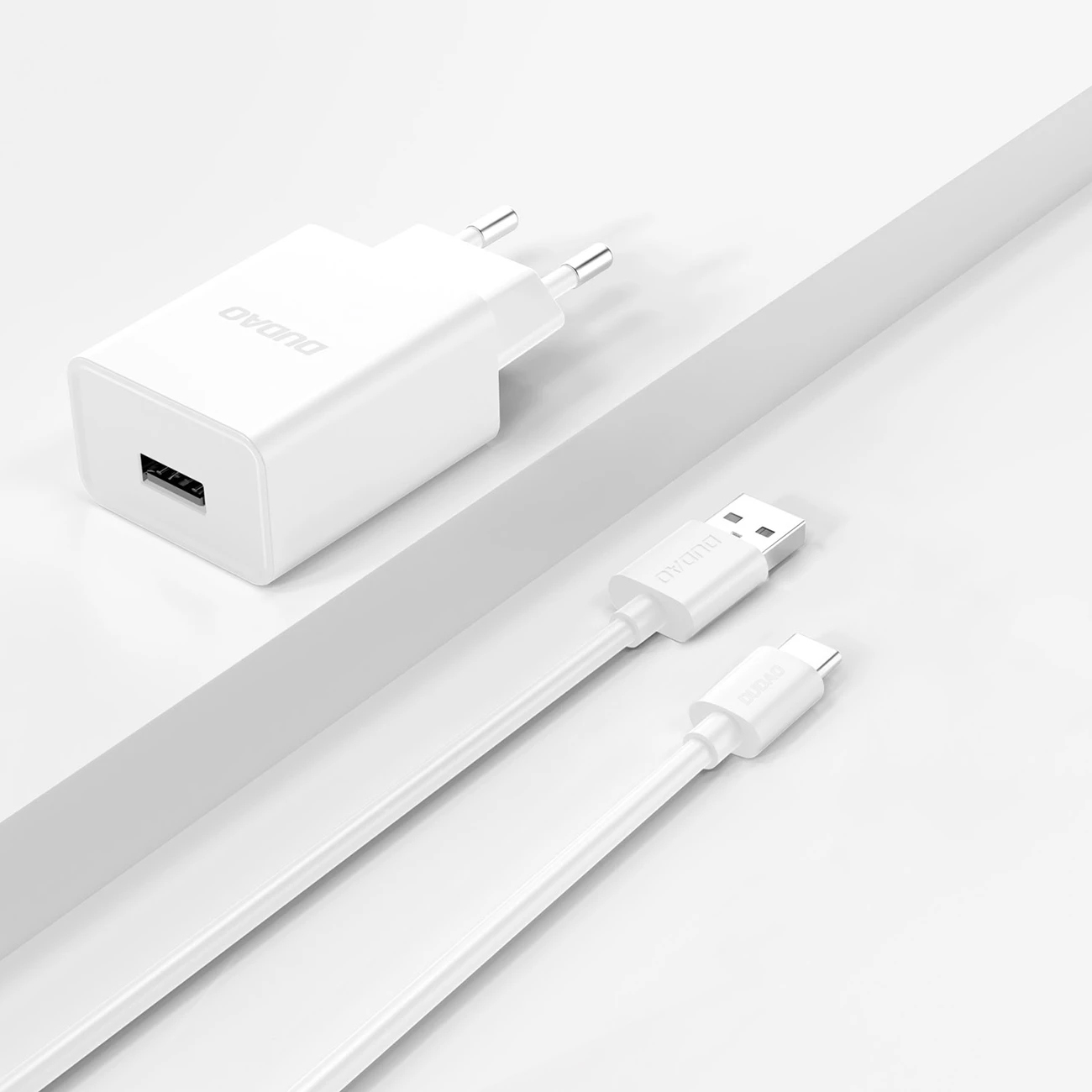 Stenski polnilec z USB-A in kablom USB-A na USB-C Dudao A4EU, 2.1A, bel