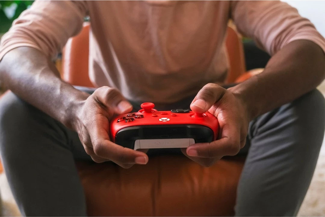 Brezzični igralni kontroler, Microsoft Xbox Wireless Controller QAU-00012, Bluetooth/USB, rdeč