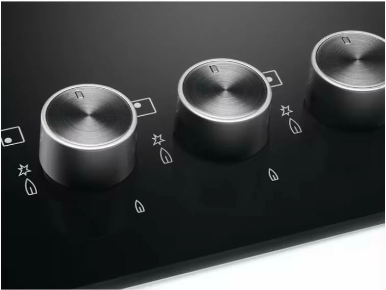 Plinska kuhalna plošča z 4 kuhališči Electrolux EGG6426SK, črn stekleni zgornji del