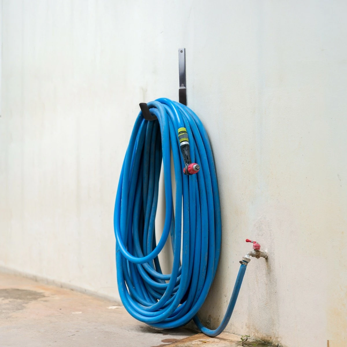 Stenski nosilec iz jekla Maclean MC-483, za pnevmatike/kolesa/ščege, 5 kg, črn