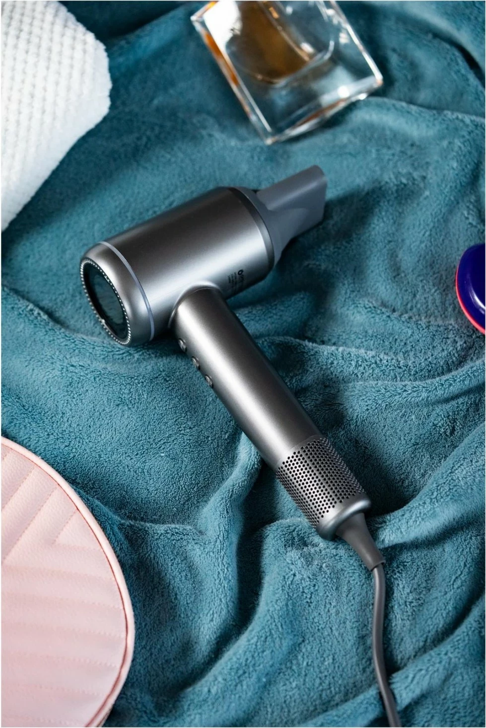 Sušilec las, 1600 W, ionizacija, LCD zaslon, srebrn Oromed Oro-F1 Sonic