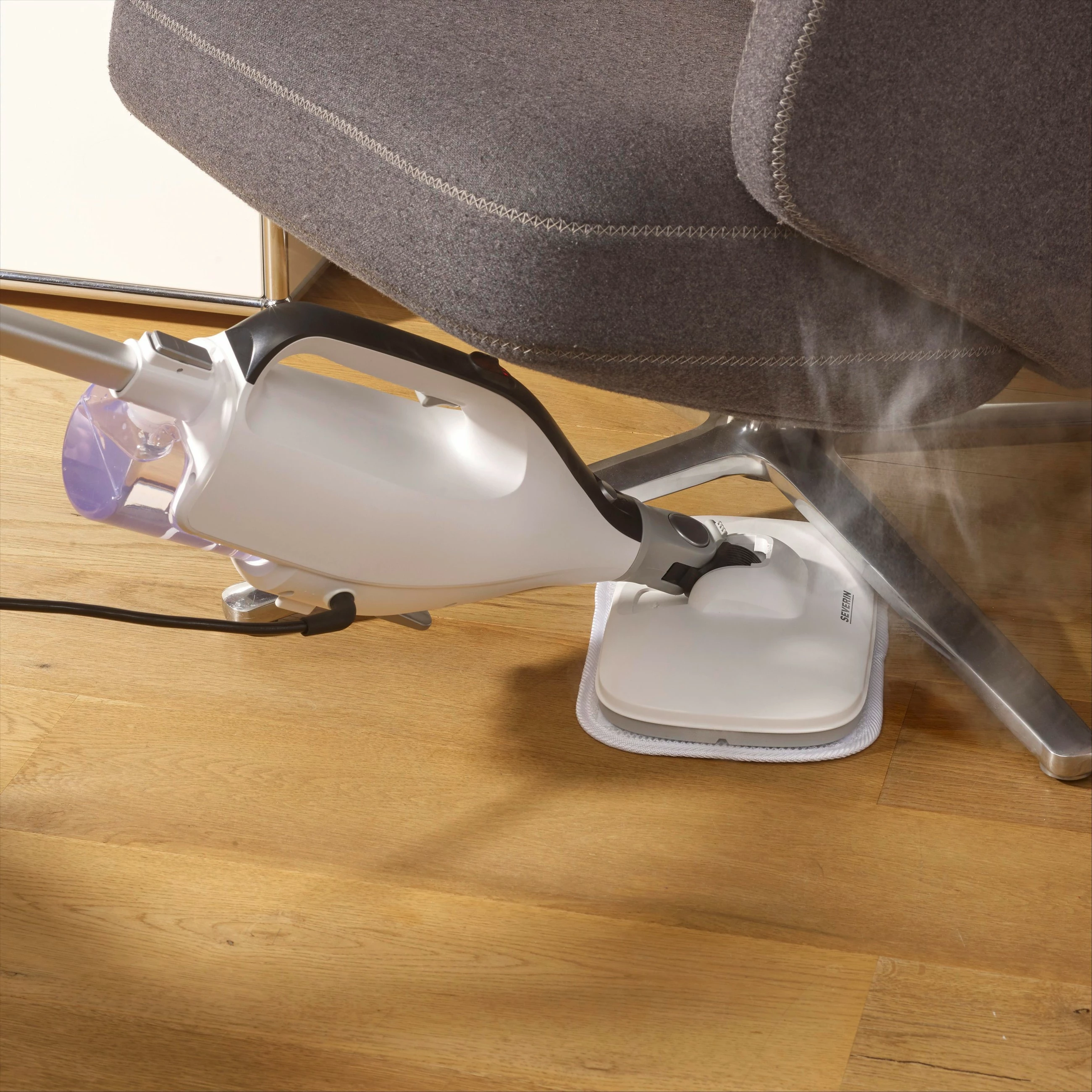 Sesalnik brez vrečke Severin SC 7145, suh in mokro čiščenje, bel