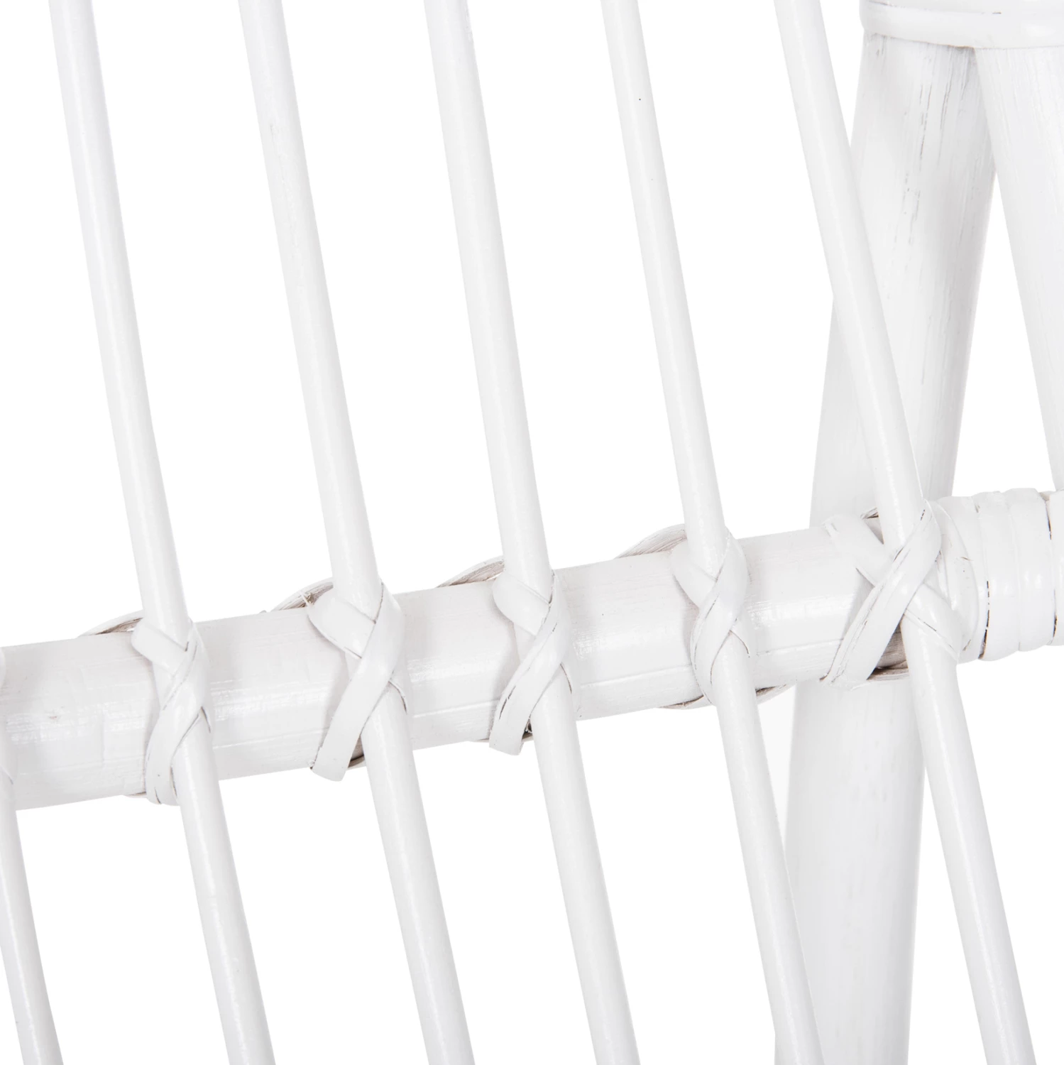 Naslanjač GRINN FH9815.03 iz ratana v beli barvi 56.5x73.5x79.5H cm