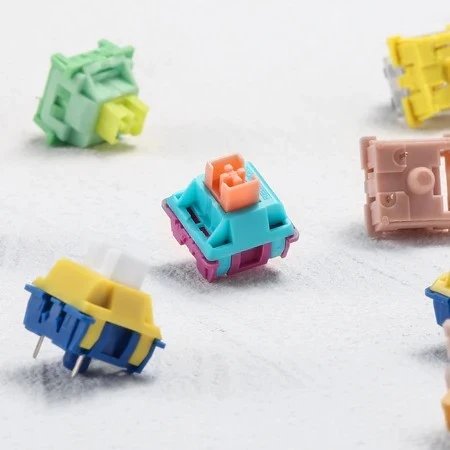 Preklopnik Redragon A113 Bullet R, rdeč