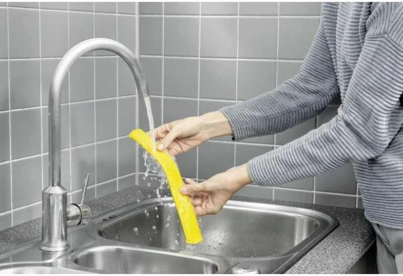 Pokrivalo za čiščenje oken Kärcher WV 4-4 PLUS, 0,15 L, črno, belo, rumeno