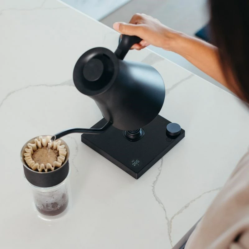 Električni ibrik, 0,9 L, 1200 W, mat črn — Fellow Corvo EKG PRO