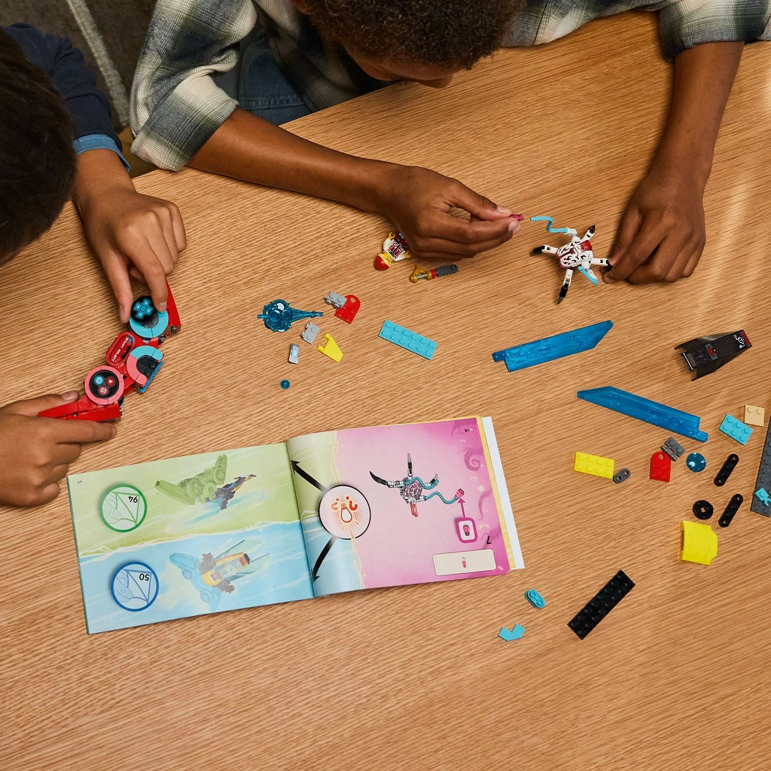 Gradbeni set DREAMZzz Cooper's Gaming Controller Jet LEGO 71489, 266 delov, večbarven