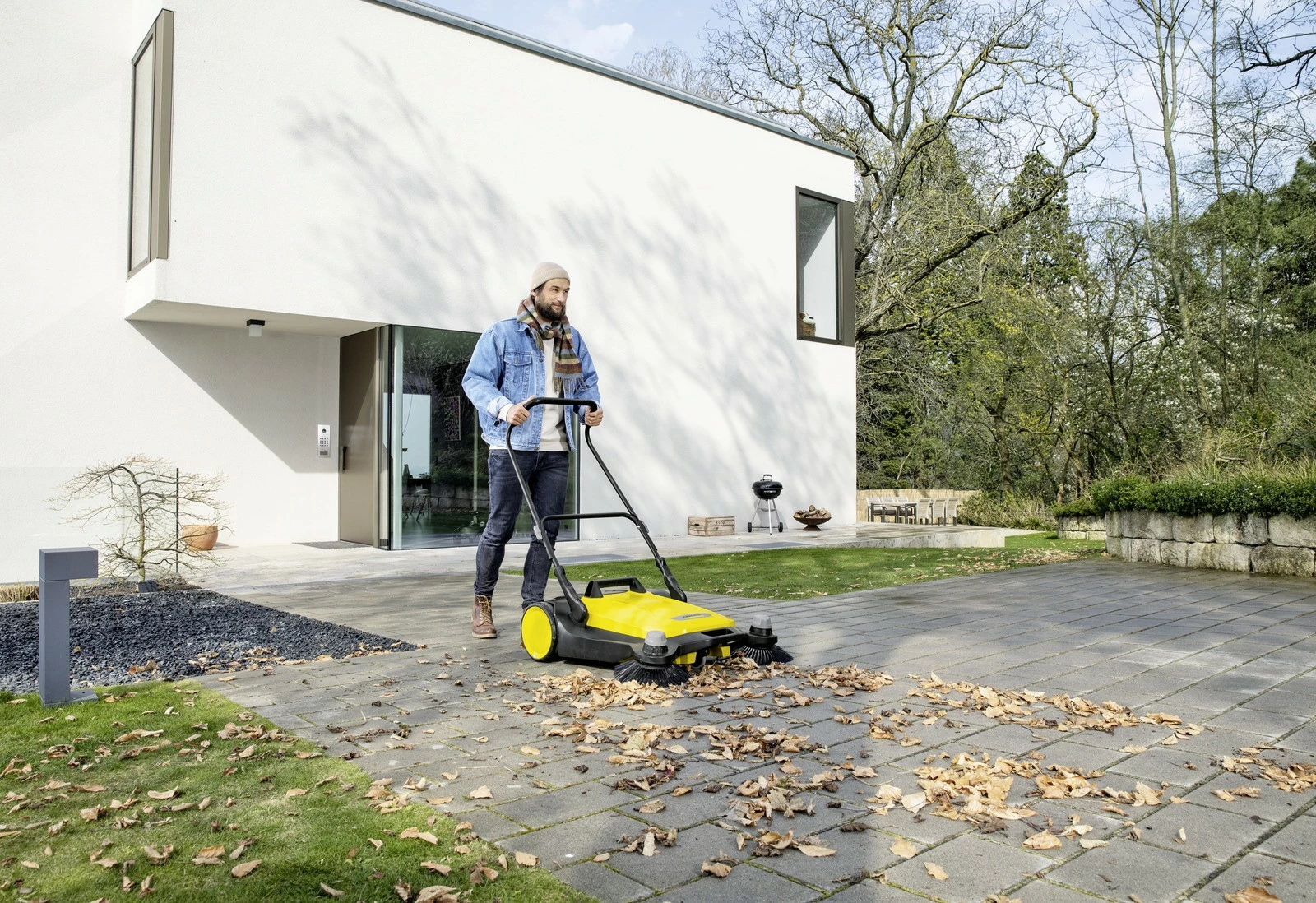 Ročni čistilec s krtačami Karcher S 6 Twin 1.766-460.0, širina 860 mm, posoda 38 L, 3000 m²/h, črno/rumen, set 2 stranski krtači