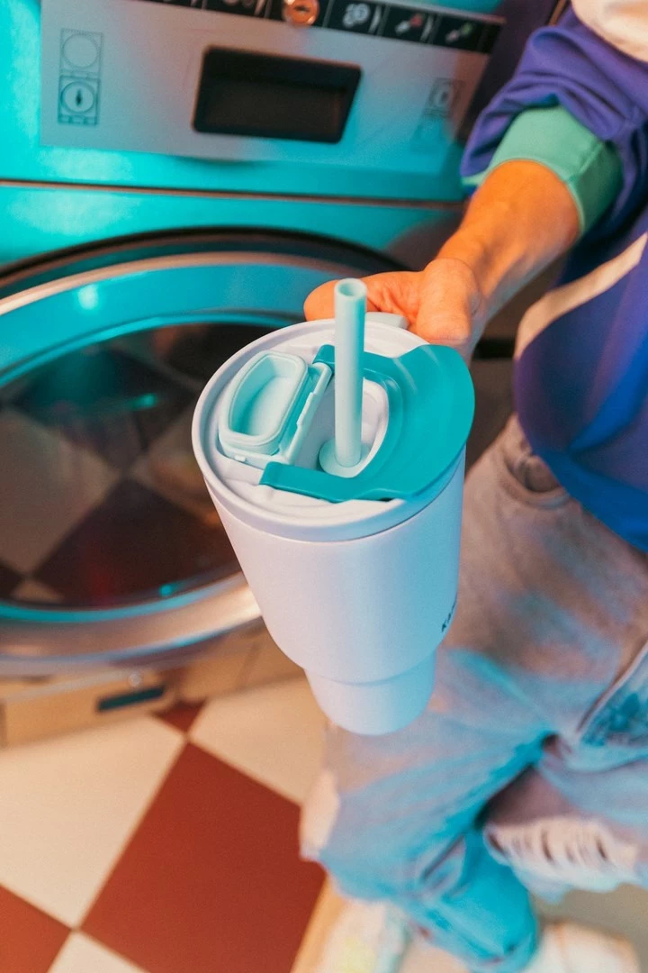 Termos Kambukka Rio Tumbler 950 ml, Frosty Coconut, moder