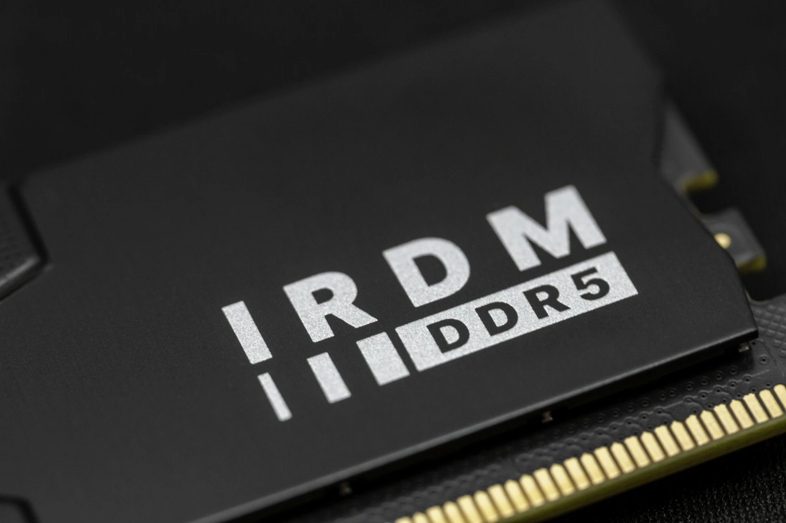 RAM pomnilnik GOODRAM IRDM DDR5, 32GB (2x16GB), 6400 MHz, CL32, črn RAM pomnilnik GOODRAM IRDM DDR5, 32GB (2x16GB), 6400 MHz, CL32, črn