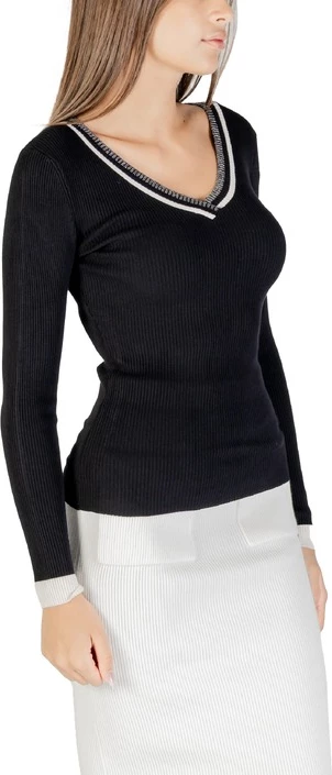 Maica Morgan De Toi, ženska, črna