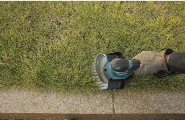 Električna kosa Makita DUM604ZX 16 cm 18 V Li-ion, črno-modra