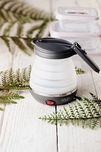 Električni čajnik 0,6 L, 750 W, črn in bel Adler AD 1279