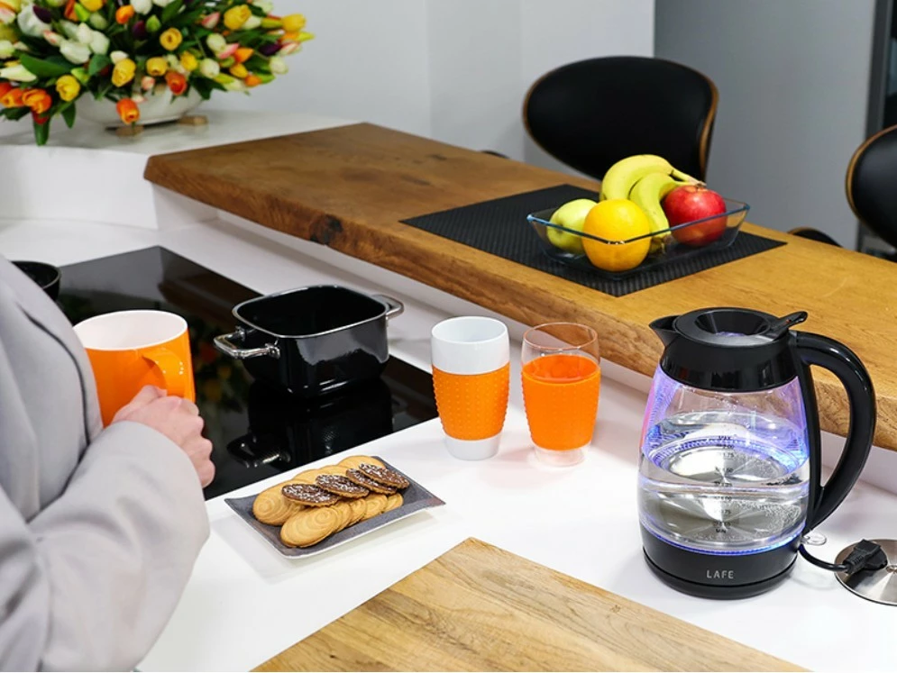 Kuhalo za vodo, električno, 2 L, 2200 W, stekleno, osvetljen merilec nivoja, filter usedlin, vrtljiva podlaga — Lafe Essential XL LAFCZA47573, črno/prozorno