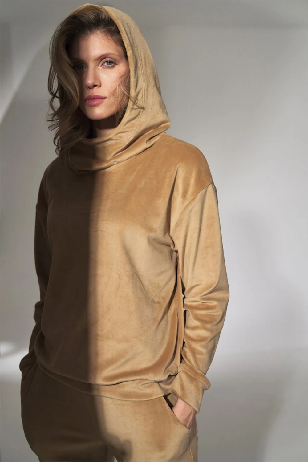 Bluza s kapuco, Figl model 151808, bež