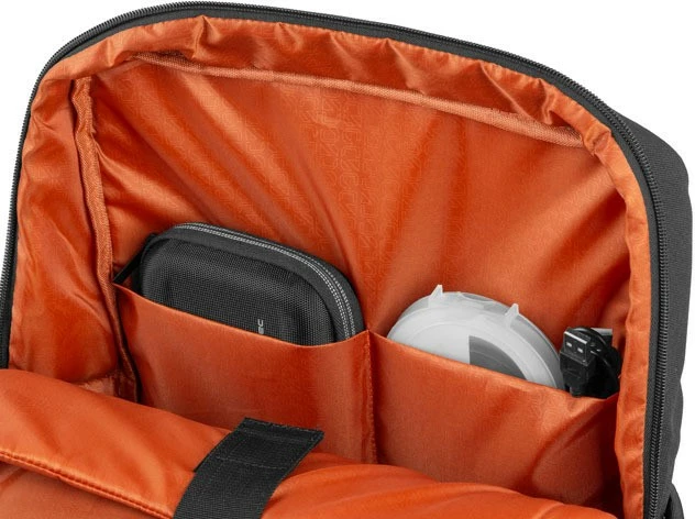 Nahrbtnik za prenosnik Natec Niala, 15,6", 18 L, črn z oranžno
