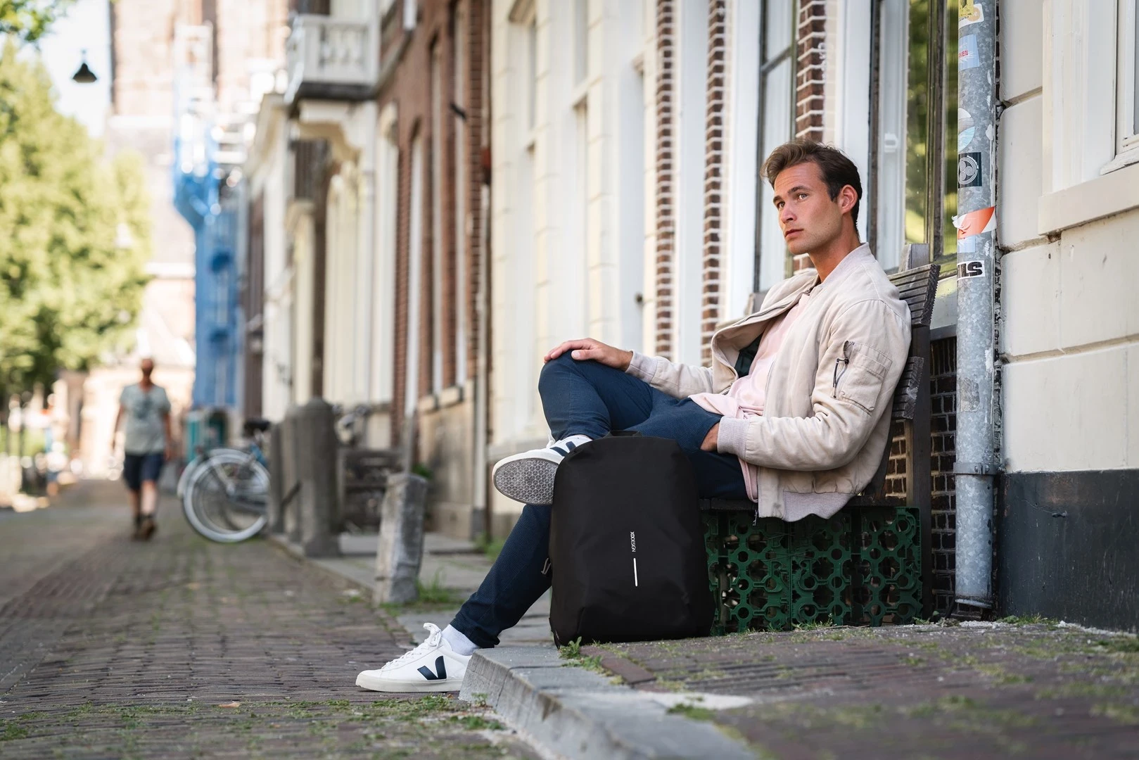 Nahrbtnik proti kraji XD Design, 15,6\", črn