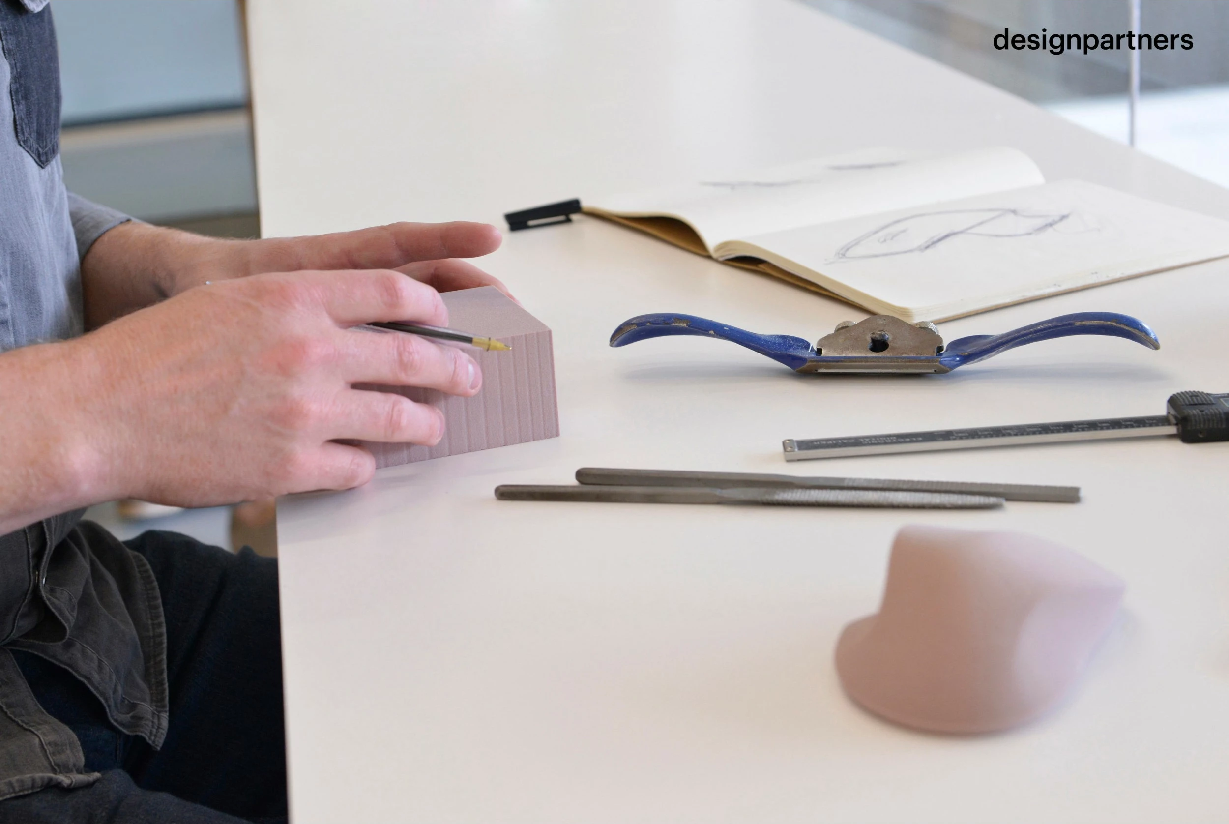 Ergonomski miš Logitech MX Master RF Bluetooth 1000 dpi, črn