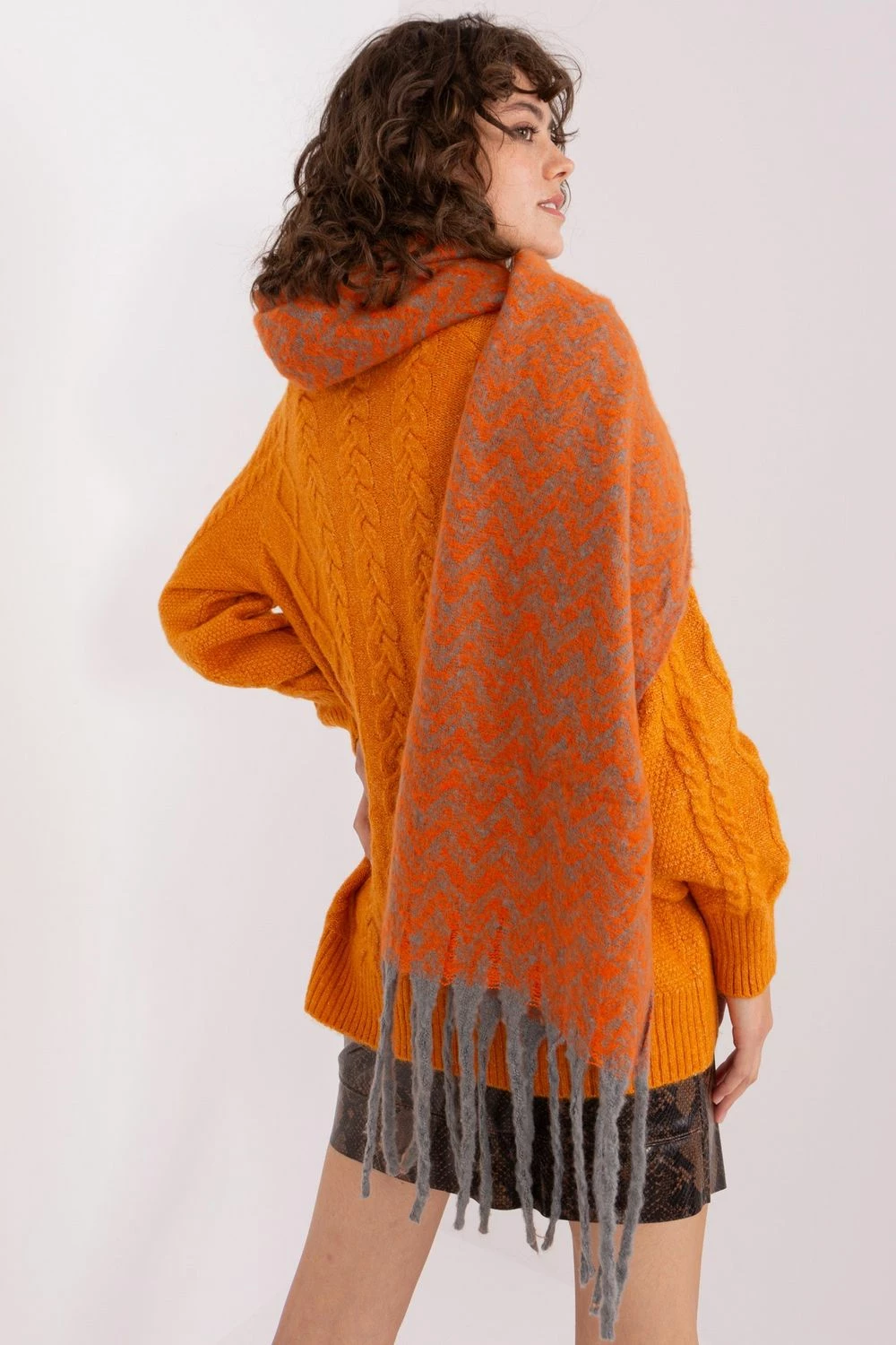 Dolgi šal AT model 205973, oranžen Dolgi šal AT model 205973, oranžen