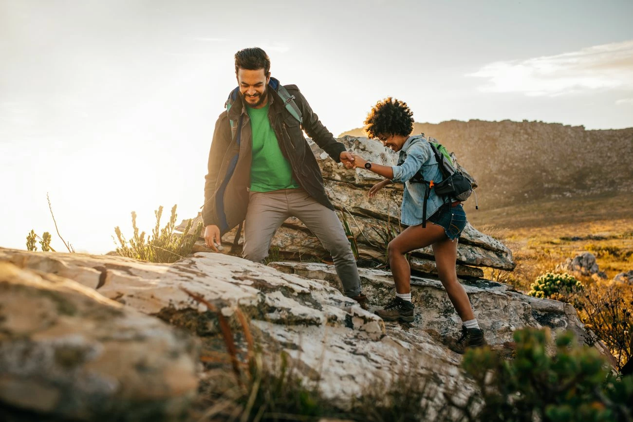 Pametna ura Hama 8900 GPS AMOLED 1.32", silikonski pašček bež, zlata