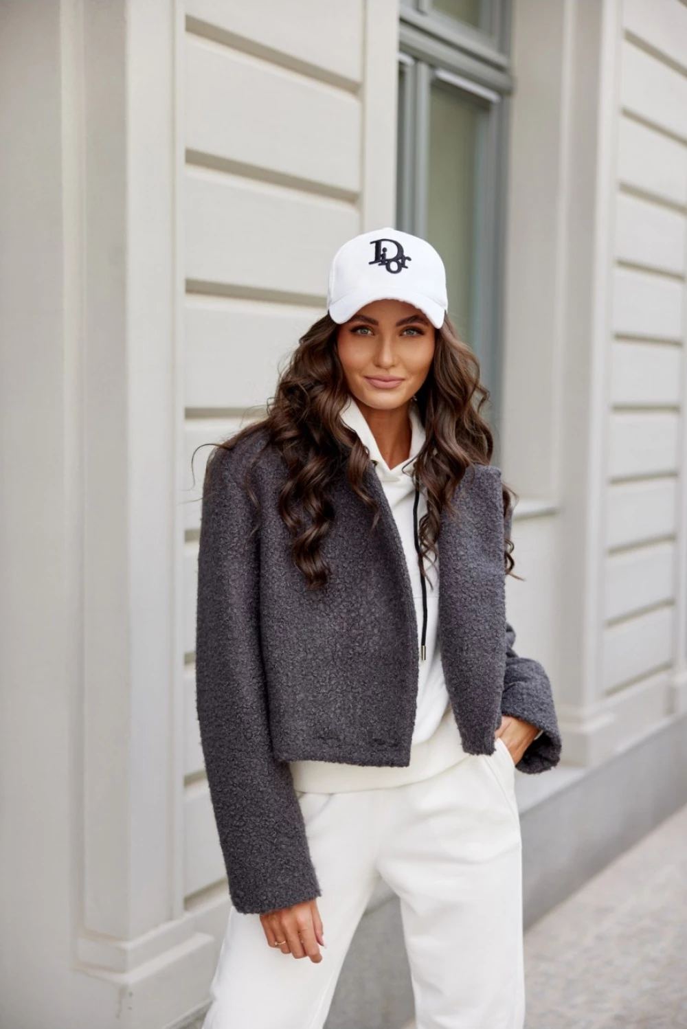 Kratka jakna za ženske Roco Fashion model 185059, barva pepelasta