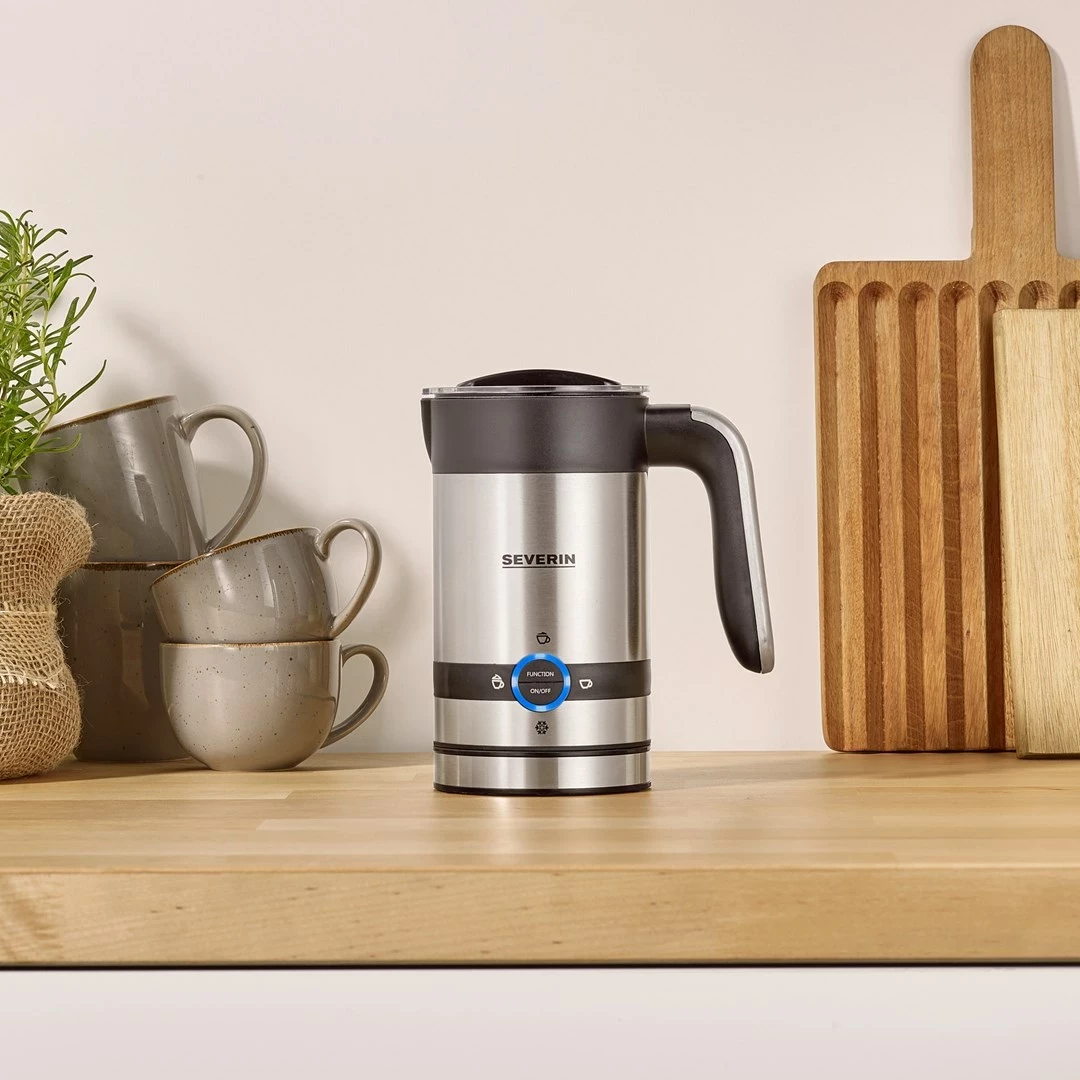 Pena za mleko SEVERIN SM 3584, avtomatska, 100 ml, črno/inox