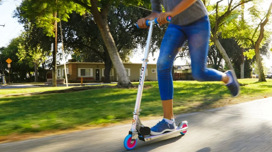 Skiro za otroke Razor A Special Edition, večbarven