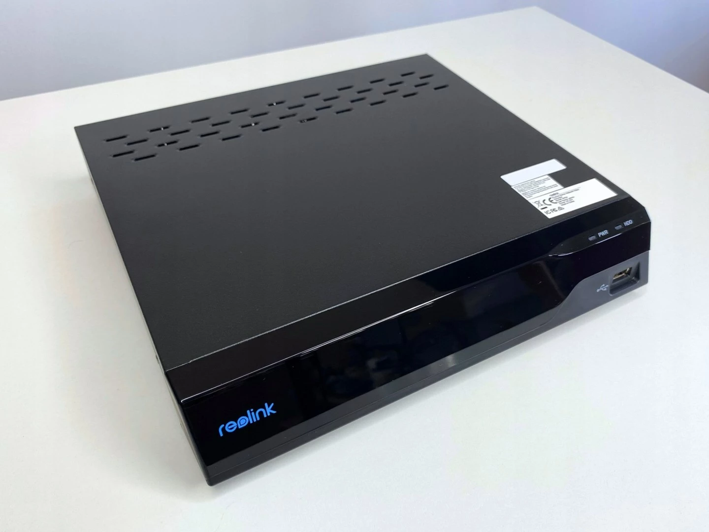 Omrežni video snemalnik Reolink NVS4, 4-kanalni, 6 TB, črn