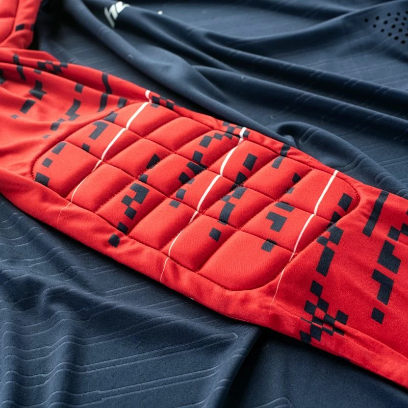 Duks za nogomet, Huari, rdeče in temno modro