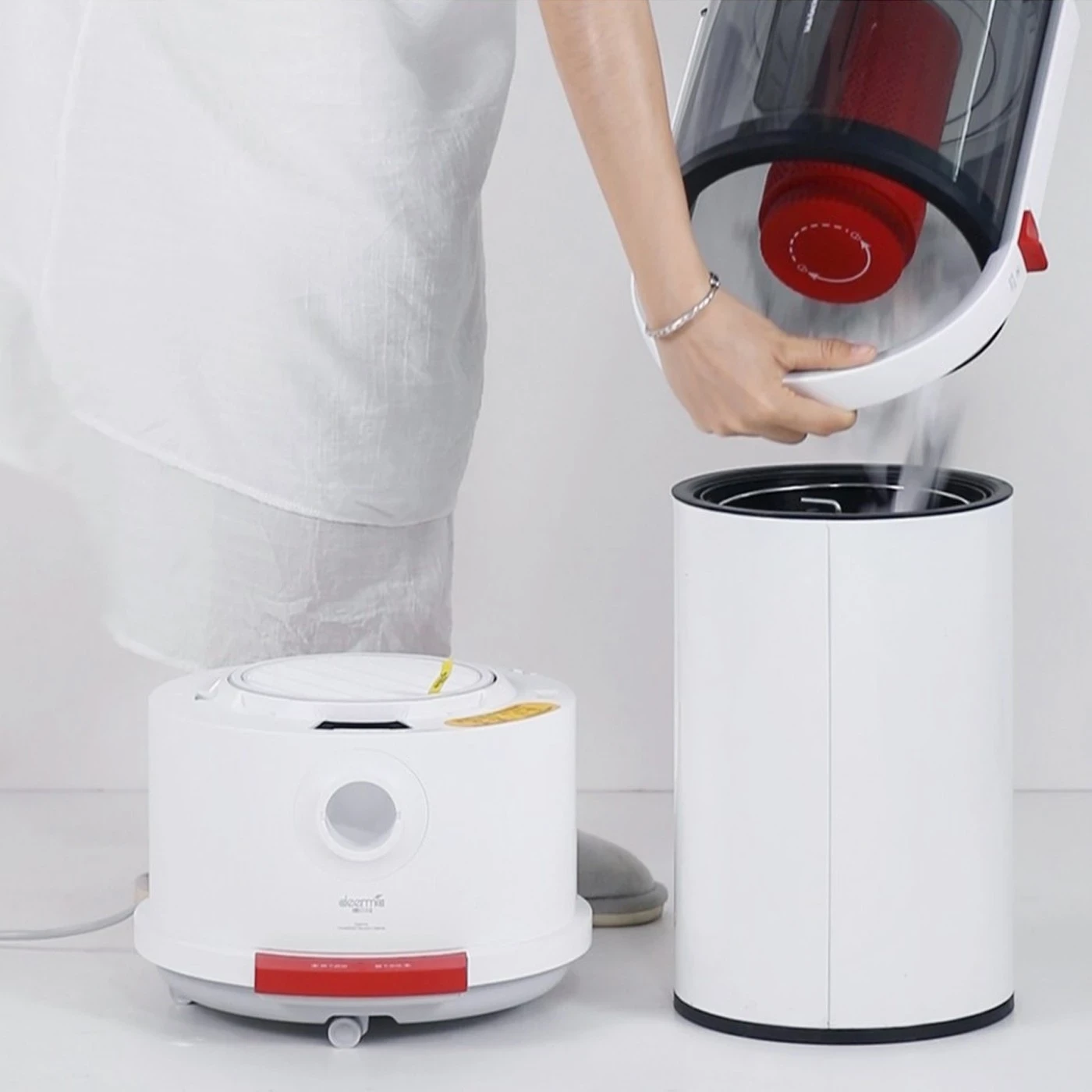 Sesalnik Deerma TJ200