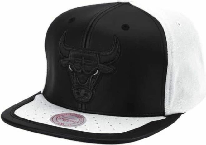 Snapback kapa Chicago Bulls Mitchell & Ness, moška, bela in črna