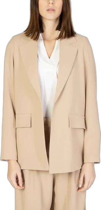 Jakna bež, Sandro Ferrone