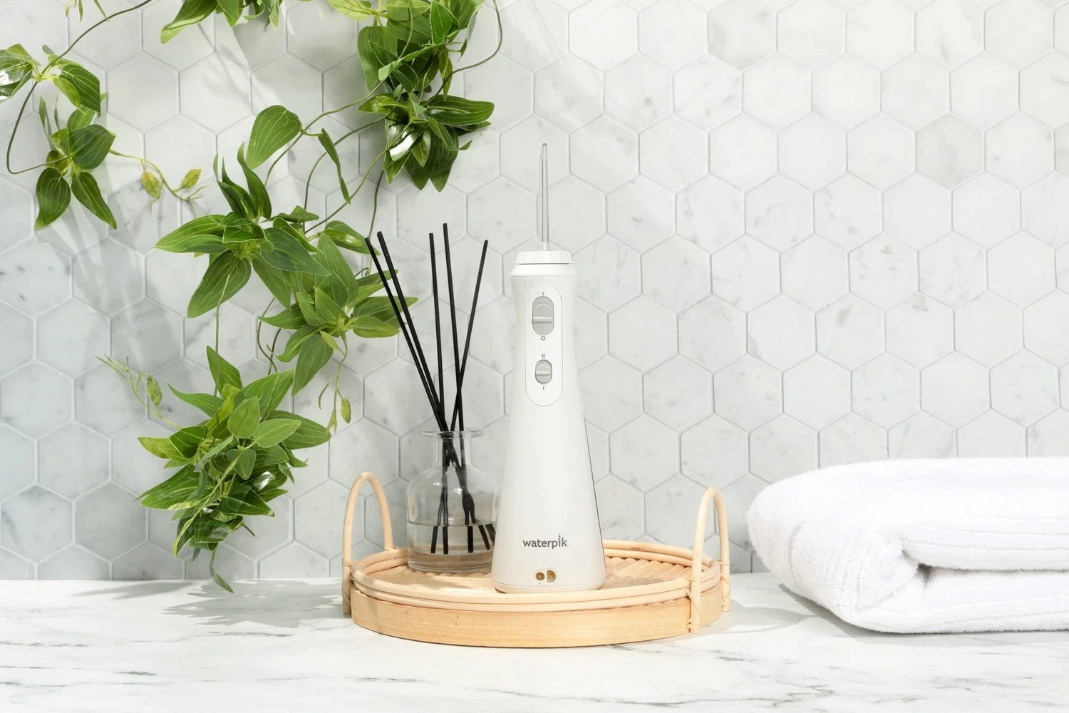 Pokrivalo za zobe z vodo Waterpik WP-490, belo