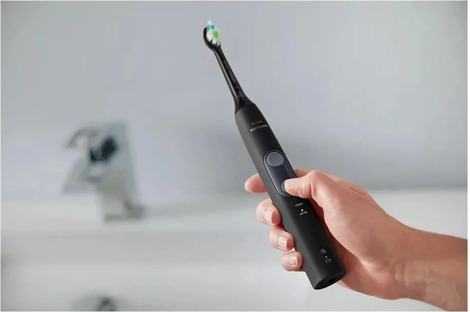 Sonična zobna ščetka ProtectiveClean Philips Sonicare HX6830/44, črna Sonična zobna ščetka ProtectiveClean Philips Sonicare HX6830/44, črna