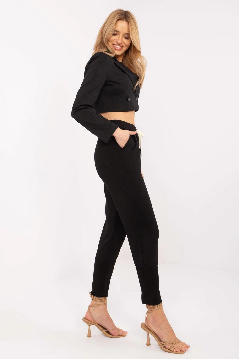Hlače trenirka Italy Moda 208160, črne