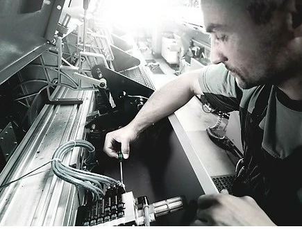 Set preciznih izvijačev Wera Kompakt Micro 11 Electronics 1, 10 bitov, magnetni držač, črno/zelena