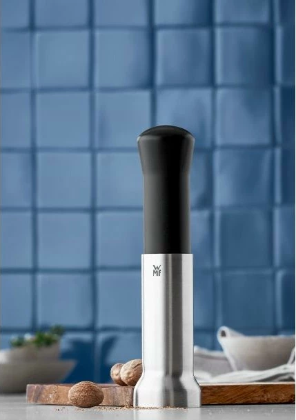 Mlinček za oreščke WMF Top Tools, črn, nerjaveče jeklo