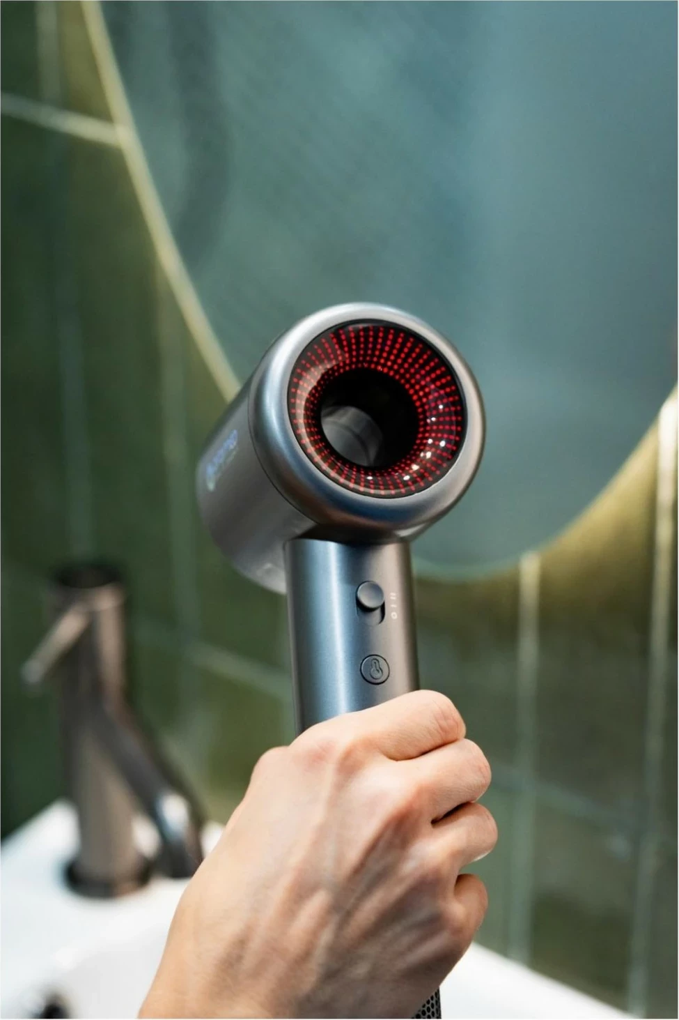 Sušilnik za lase Oromed Oro-F9 Sonic, 1600 W, ionizacija, srebrn