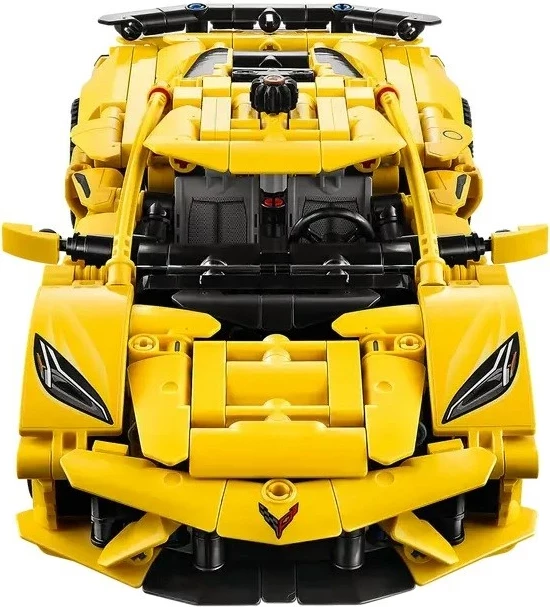 Detajni model Chevrolet Corvette Stingray, 732 kosov, rumen - Lego Technic 42205
