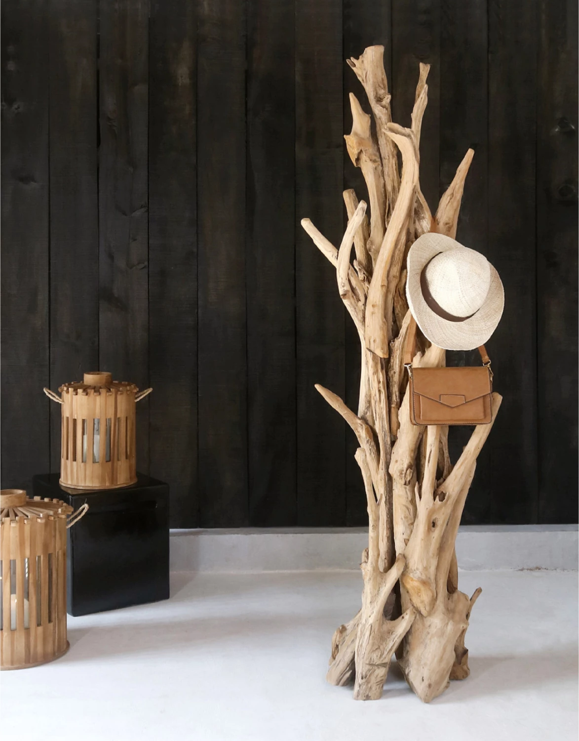 Samostoječi obešalnik iz masivnega naravnega tikovega lesa 170-200cm