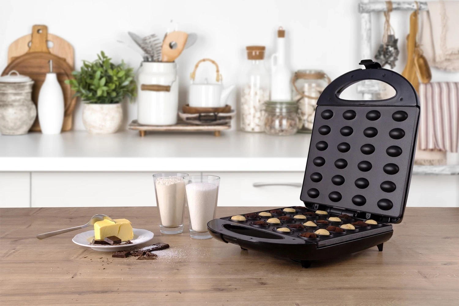 Naprava za polovice kikirikija Mesko MS 3041, 1400 W, plastična, črna