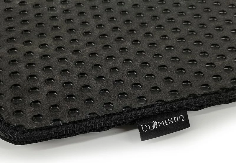 Preproga za mačji straniščni pladenj, 40 x 50 cm, EVA, črna DIAMENTIQ