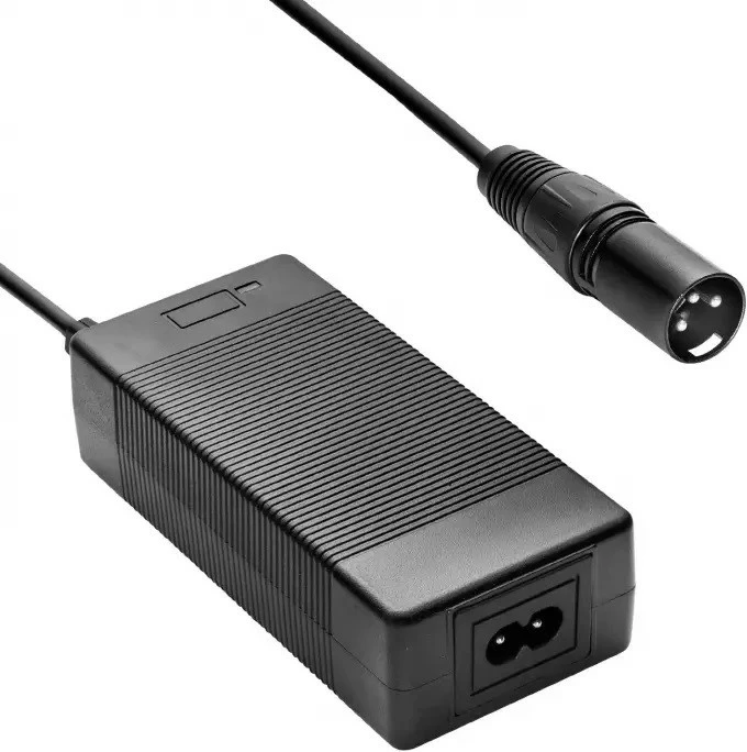 Električni polnilec AKYGA AK-EV-01, 29,4 V, 2 A, 60 W, XLR, črn