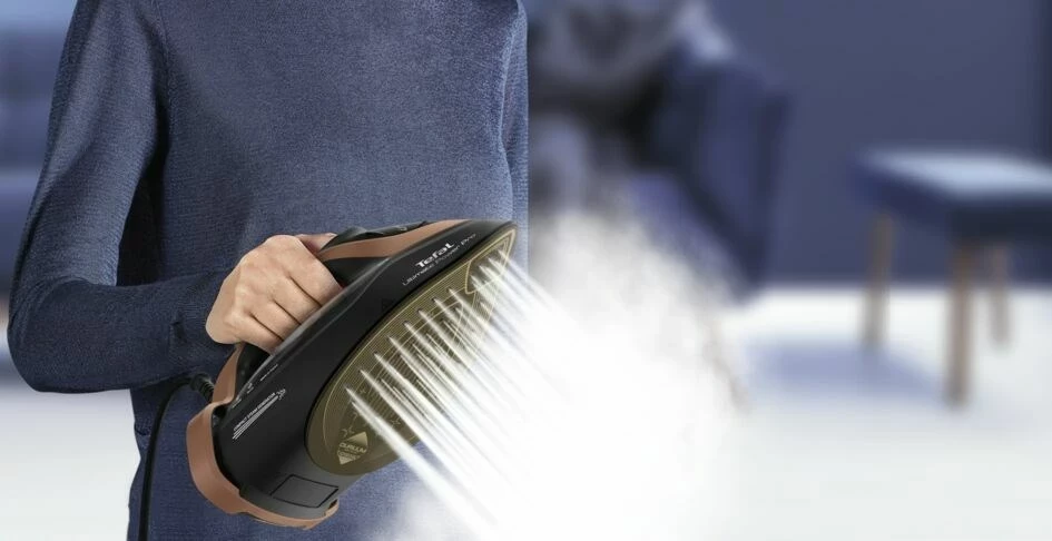 Glačalo Tefal Ultimate Power Pro FV9E50, suho in para, 3200 W, Durilium AirGlide Autoclean, črno/medeno