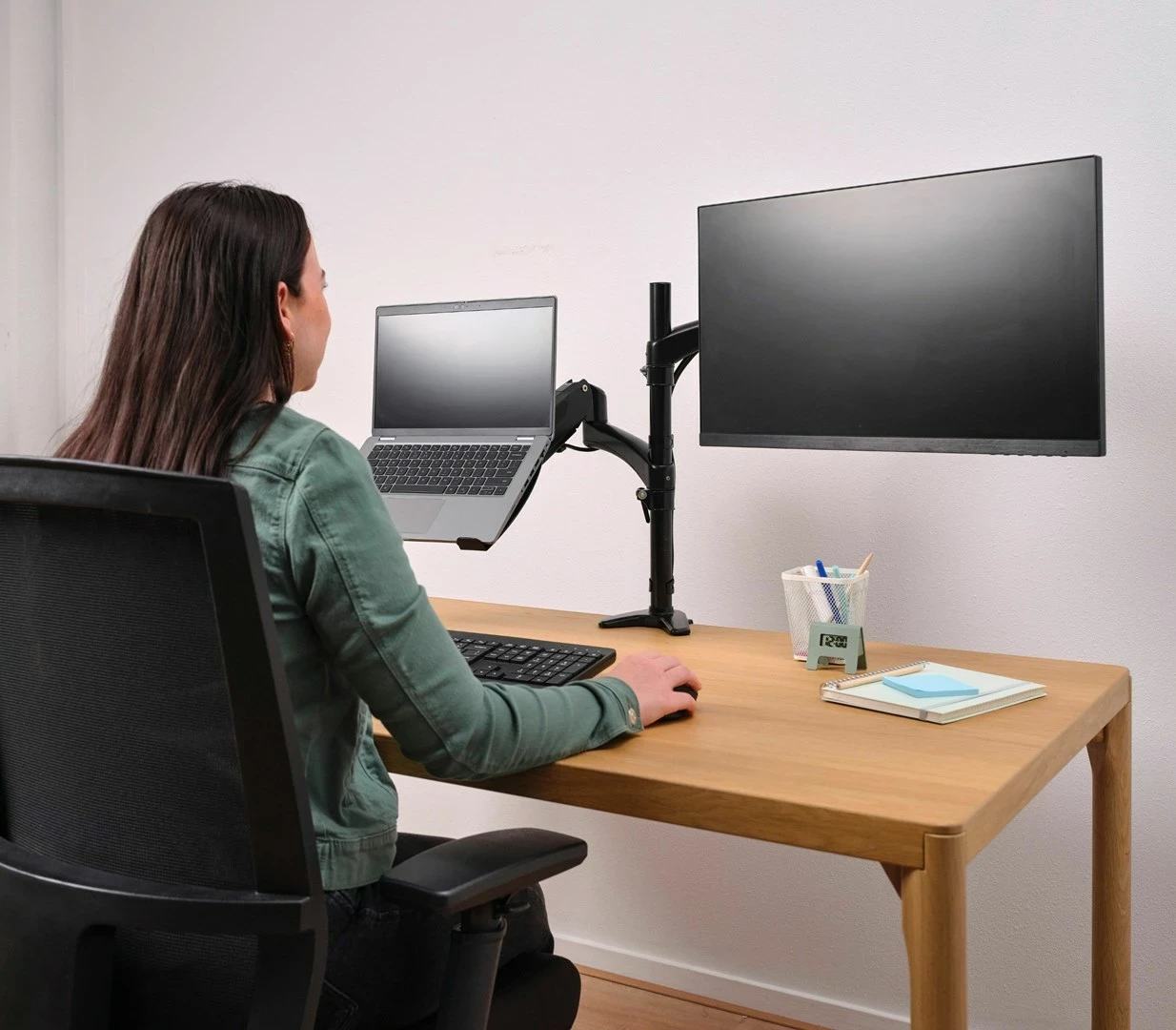 Držalo za mizo za do dva zaslona, 81,3 cm (32"), črno Trust Mara