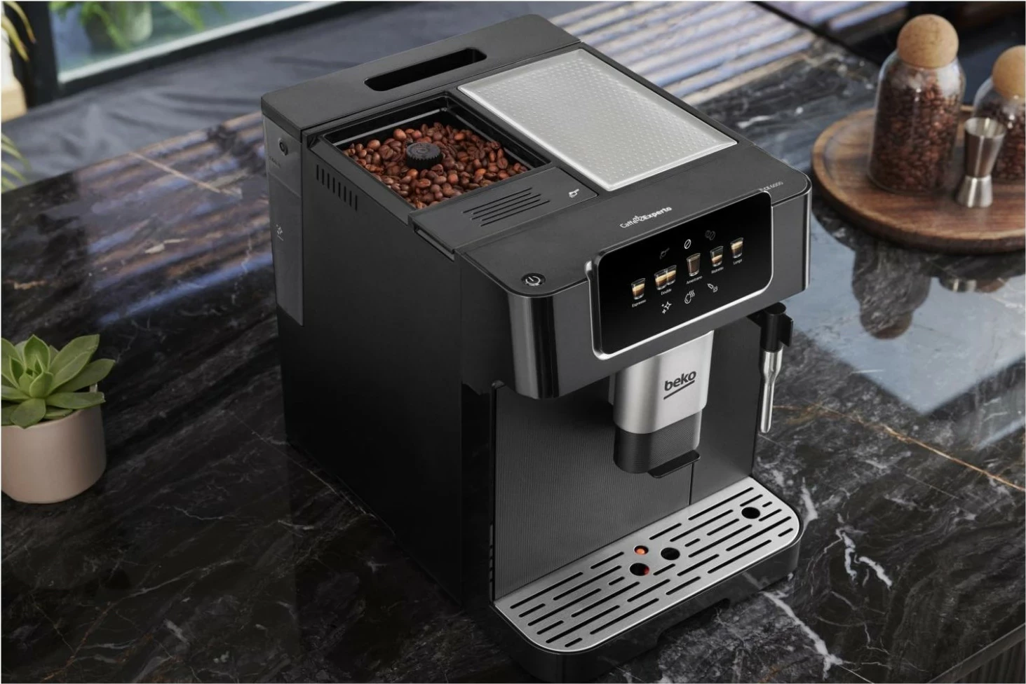 Avtomatski kavni aparat Beko CaffeExperto CEG7302B, črn