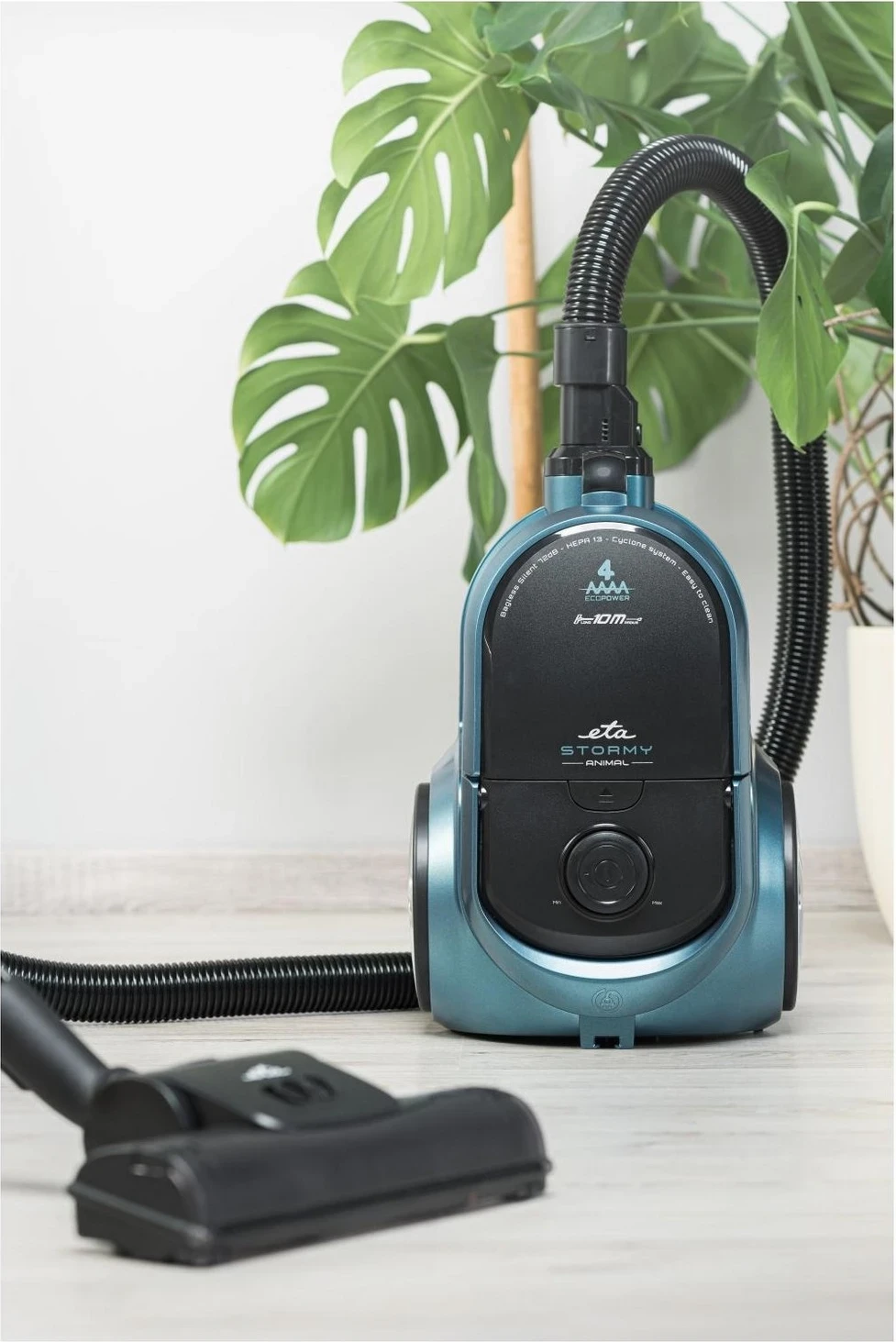 Sesalnik za dom ETA, črn in turkiz