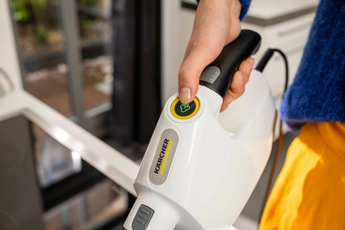 Parni čistilec Karcher SC1 Multi & Up, 1300 W, 200 ml, bel, s kompleti nastavkov